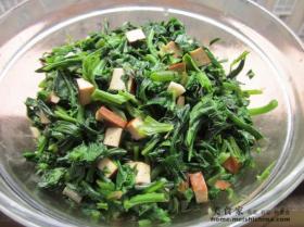 豆干丁拌马兰头