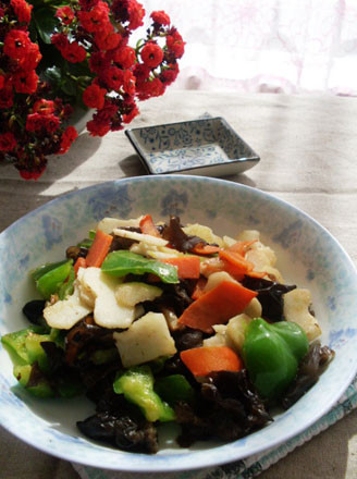 青椒木耳炒荸荠