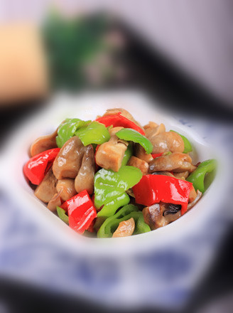 青椒炒草菇