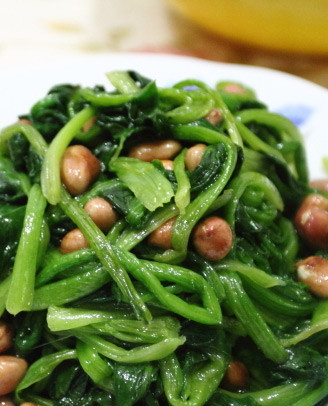 菠菜拌花生米