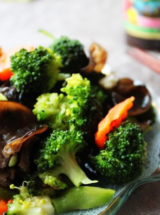 蚝油西兰花木耳