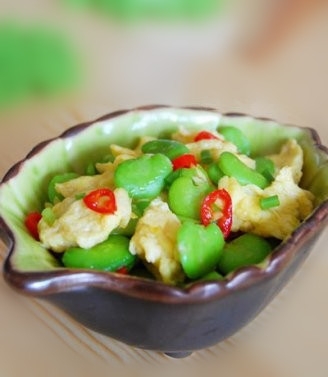 蚕豆米炒鸡蛋