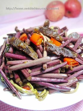 腊肠炒酸辣蕨菜