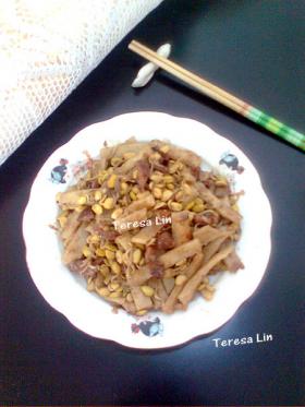 豆芽肉丝炒饼