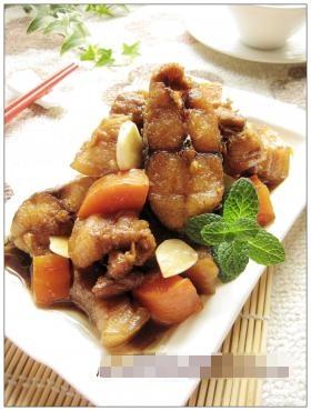 五花肉烧鲅鱼