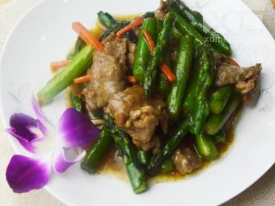 芦笋炒牛柳