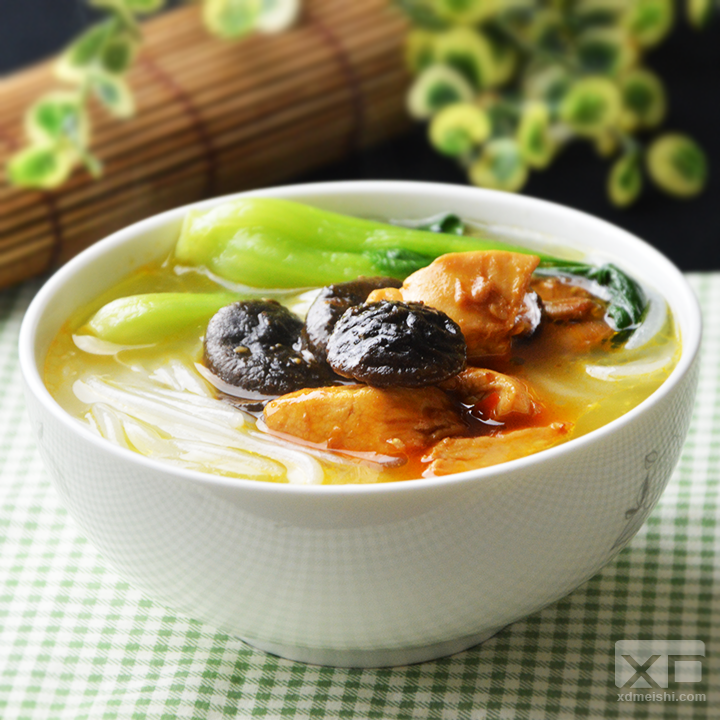 香菇鸡肉米线